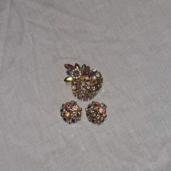 Vintage Estate Unsigned Brooch And Earrings Set Aurora Borealis And Rhinestones - Picture 6 of 13